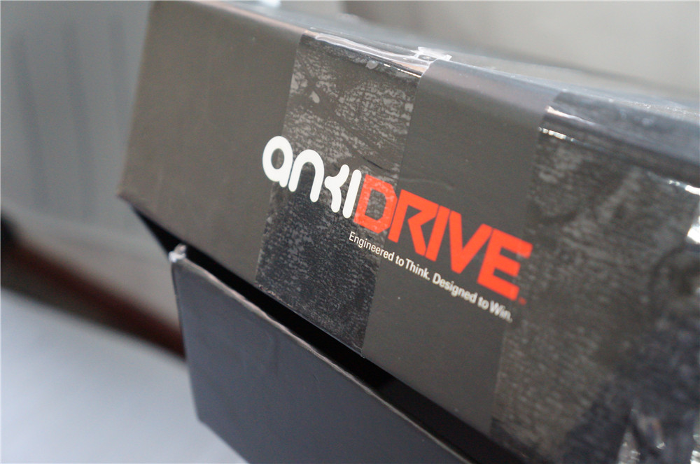 Anki Drive 智能四驱车开箱照图6