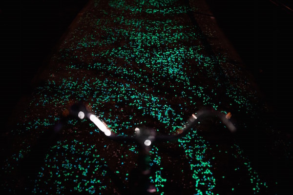 会发光的梵高自行车道让人想起《星夜》图2