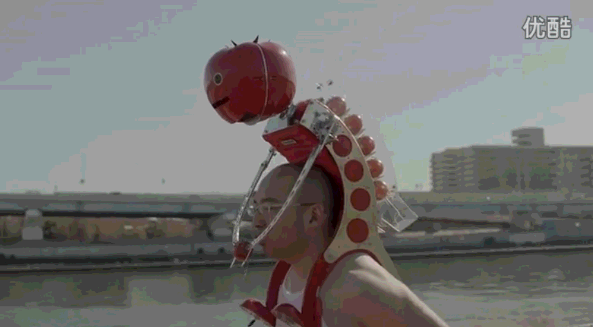 日本又一奇葩机器人问世：背着机器人只为吃番茄！图3