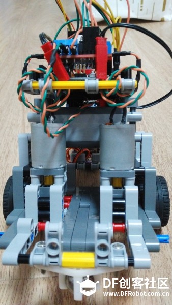 LEGO+ardunio的避障车图4