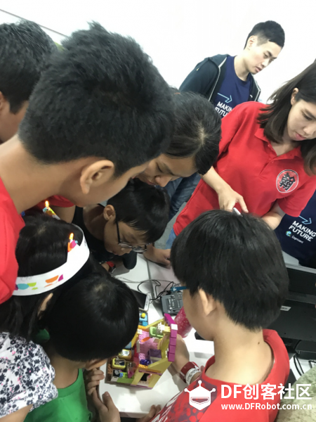 创客教育南洋行——2017新加坡MakerFaire参展纪图21