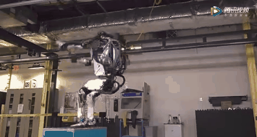 波士顿动力机器人最新视频！Atlas上演后空翻动作简直完美...图2
