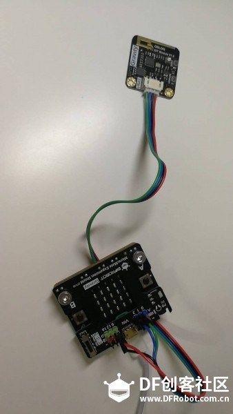 micro:bit 物联网环境光检测器图7