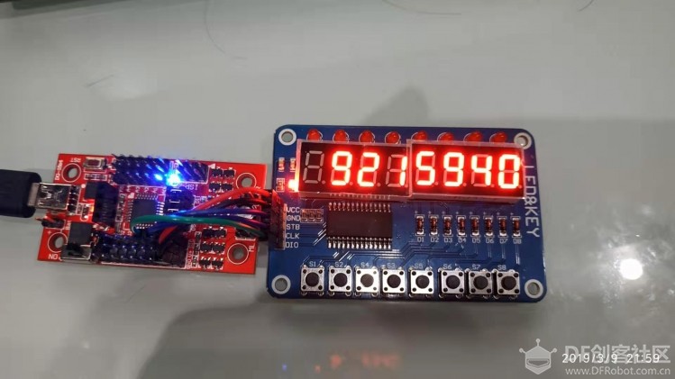 用ATmega 328 板和TM1638数显板和简单代码制作的小电子钟图1
