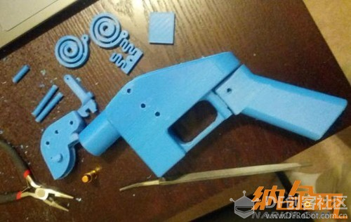 3D打印塑料枪测试：仅能持续射击一发图1
