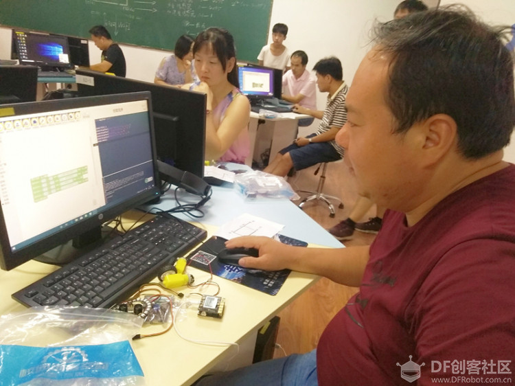 【掌控板漂流记】汝州市创客教育师资培训班活动回顾图7