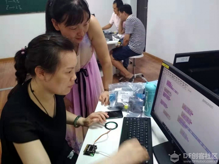 【掌控板漂流记】汝州市创客教育师资培训班活动回顾图9