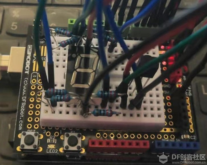 入门Arduino+红外遥控改变数码管显数图7