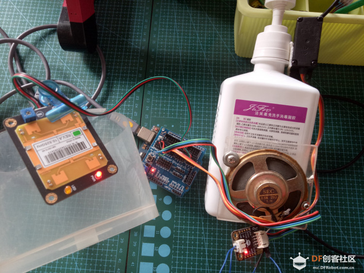面对新冠，用arduino制作无接触式挤洗手液器图1