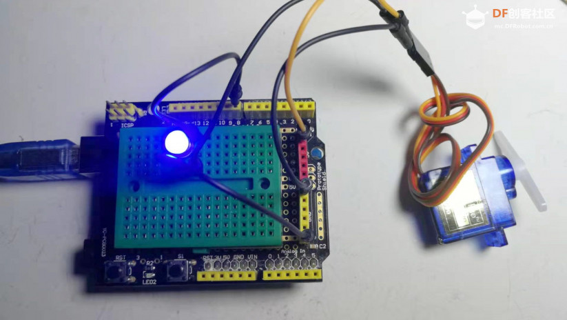 偶然发现Arduino Uno的 D0-D13与A0-A5端均可以正常使用舵机图1