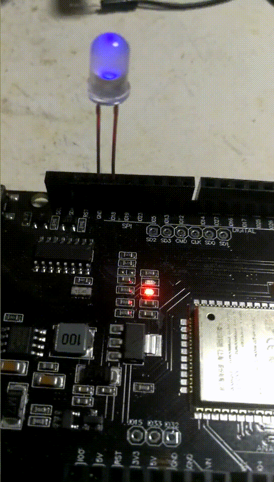 最像Arduino Uno的ESP32开发板之WeMos D1 R32图1