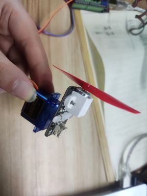 DIY基于Arduino的摇头温控小风扇图3