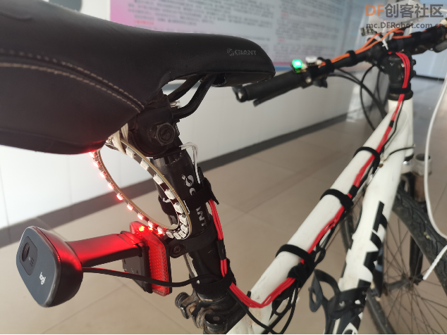安全眼——自行车智能安全辅助系统图1