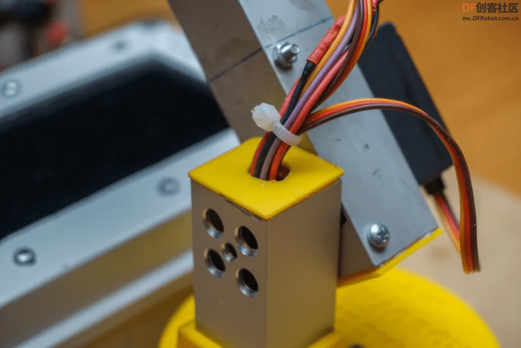 自制一个带触摸屏控制的Arduino机械臂图11
