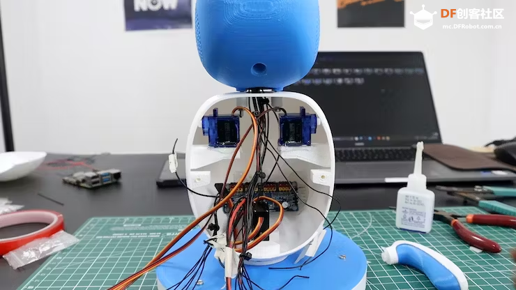 Emo：基于树莓派 4B DIY 能笑会动的桌面机器人图20
