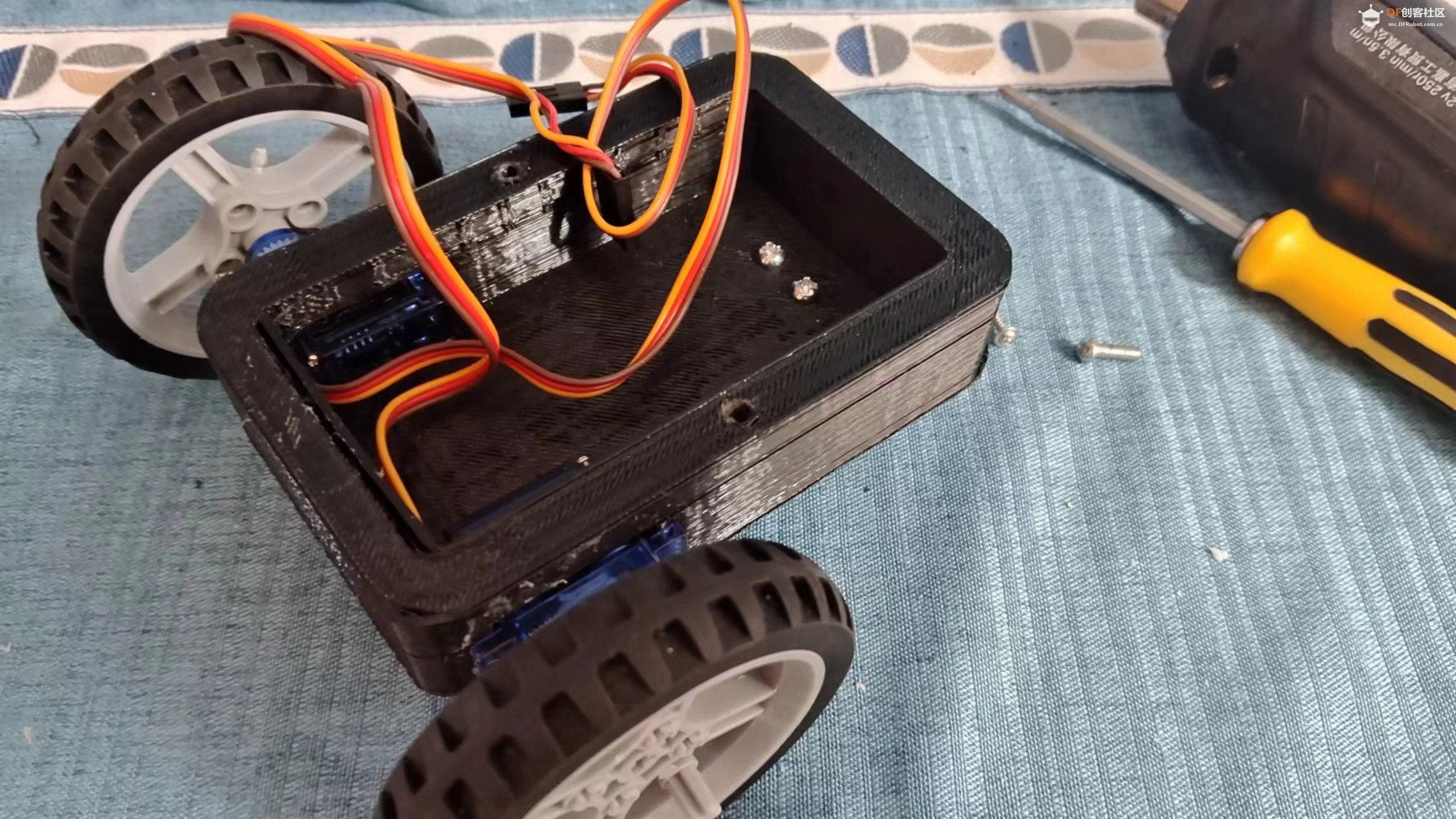 教你用arduino造一台宠物机器人！图8