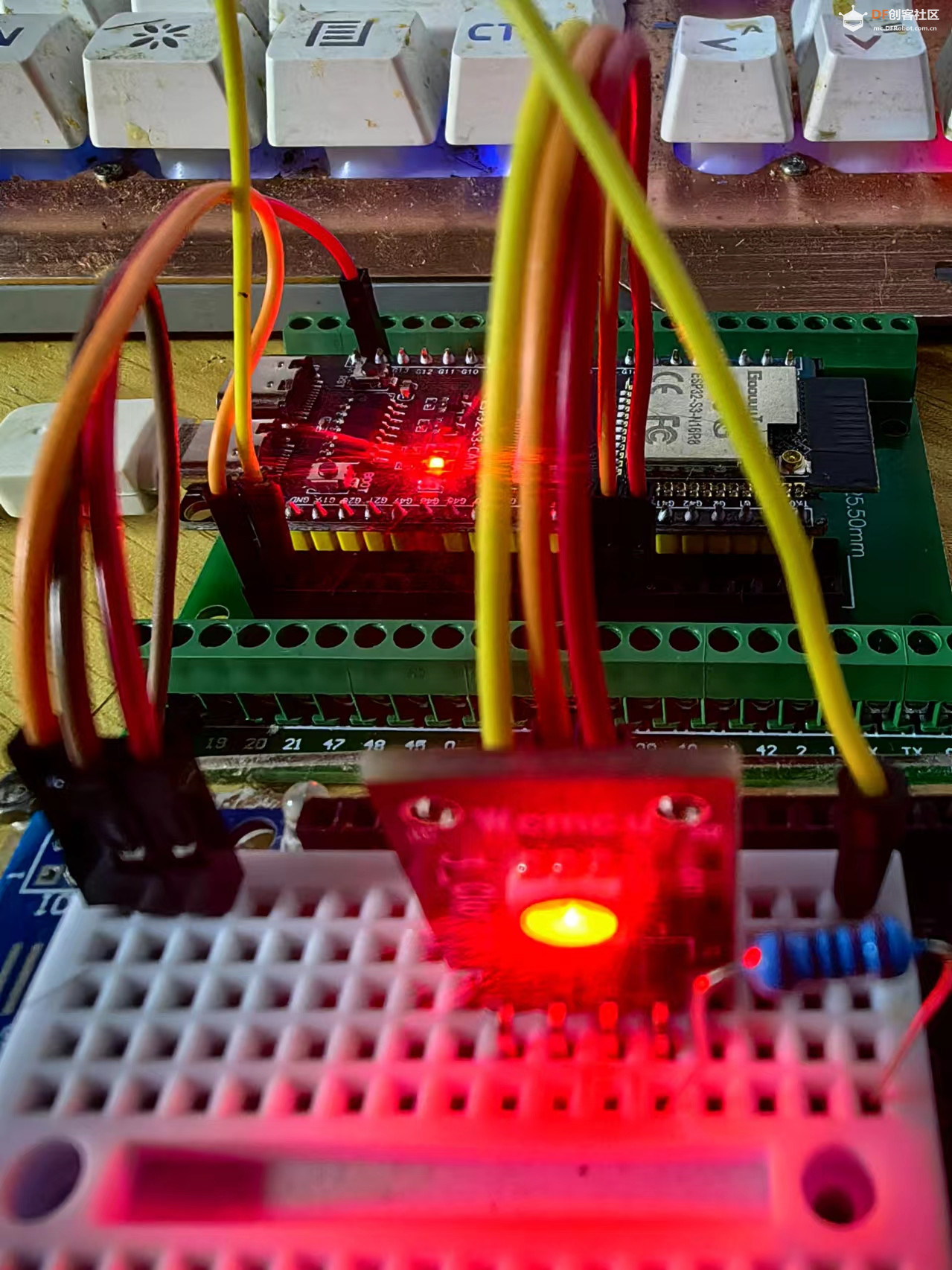 【花雕学编程】Arduino动手做（232）---ESP32S3 CAM彩虹渐变灯图3