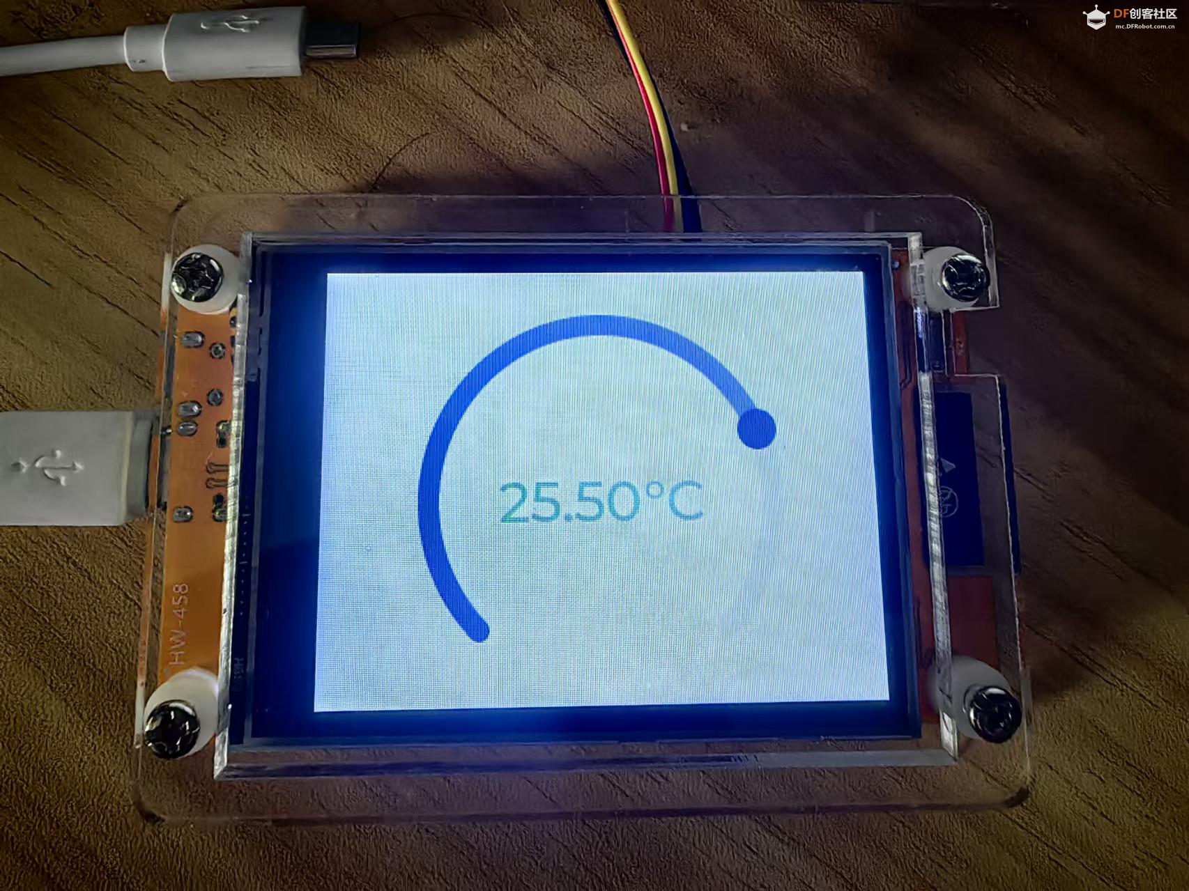 【花雕学编程】Arduino动手做（238）---ESP32 CYD屏显示温度图1