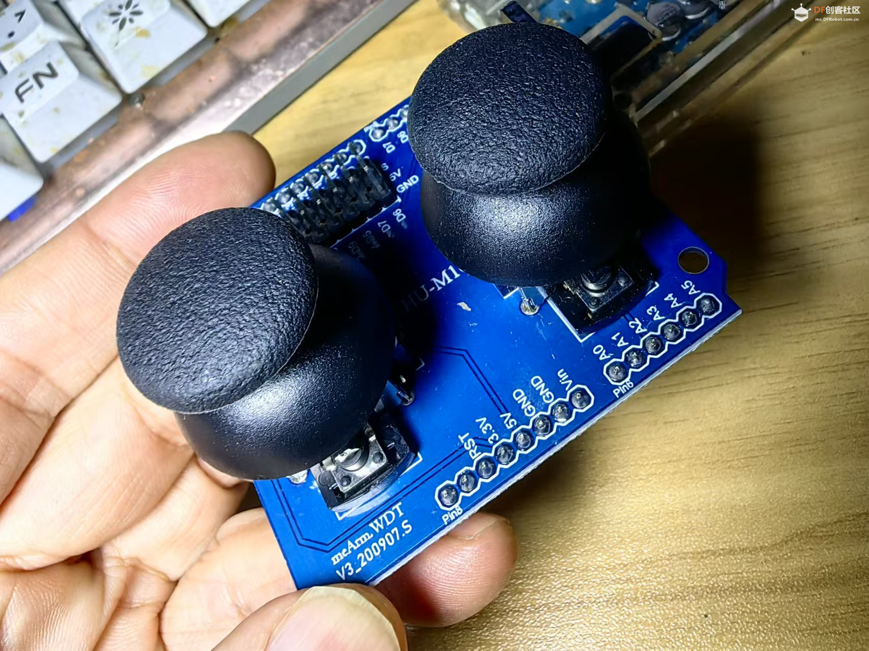 【花雕学编程】Arduino动手做（243）---双路 JoyStick 扩展板图1