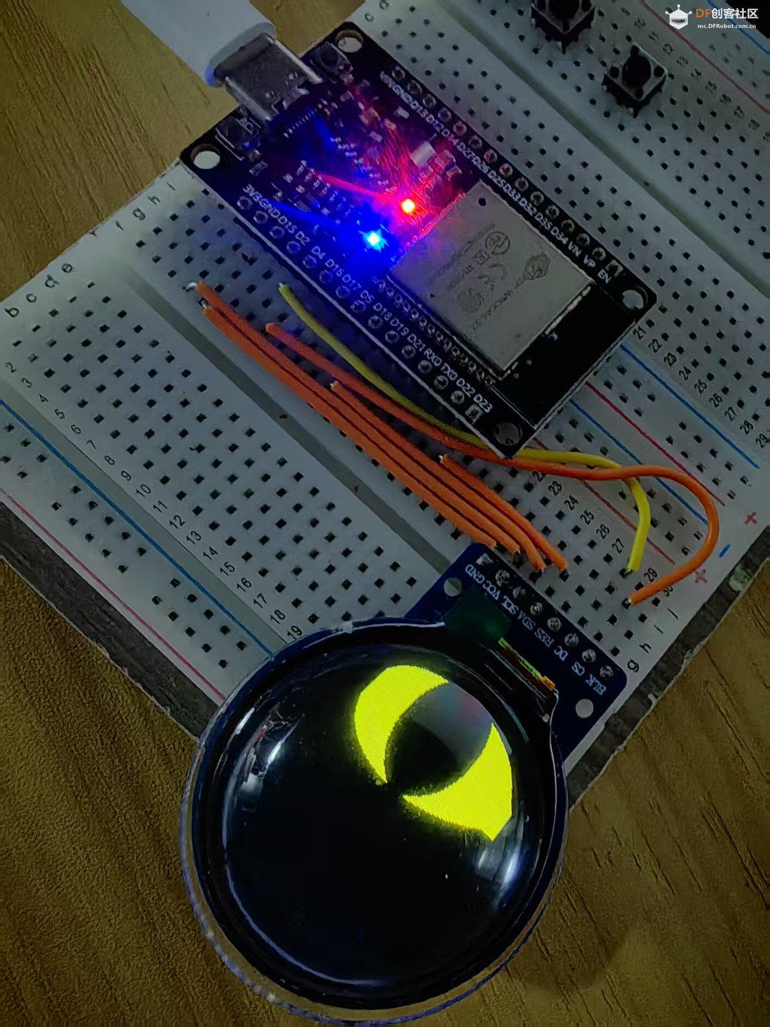【花雕学编程】Arduino动手做（249）--GC9A01动画发射导弹图1