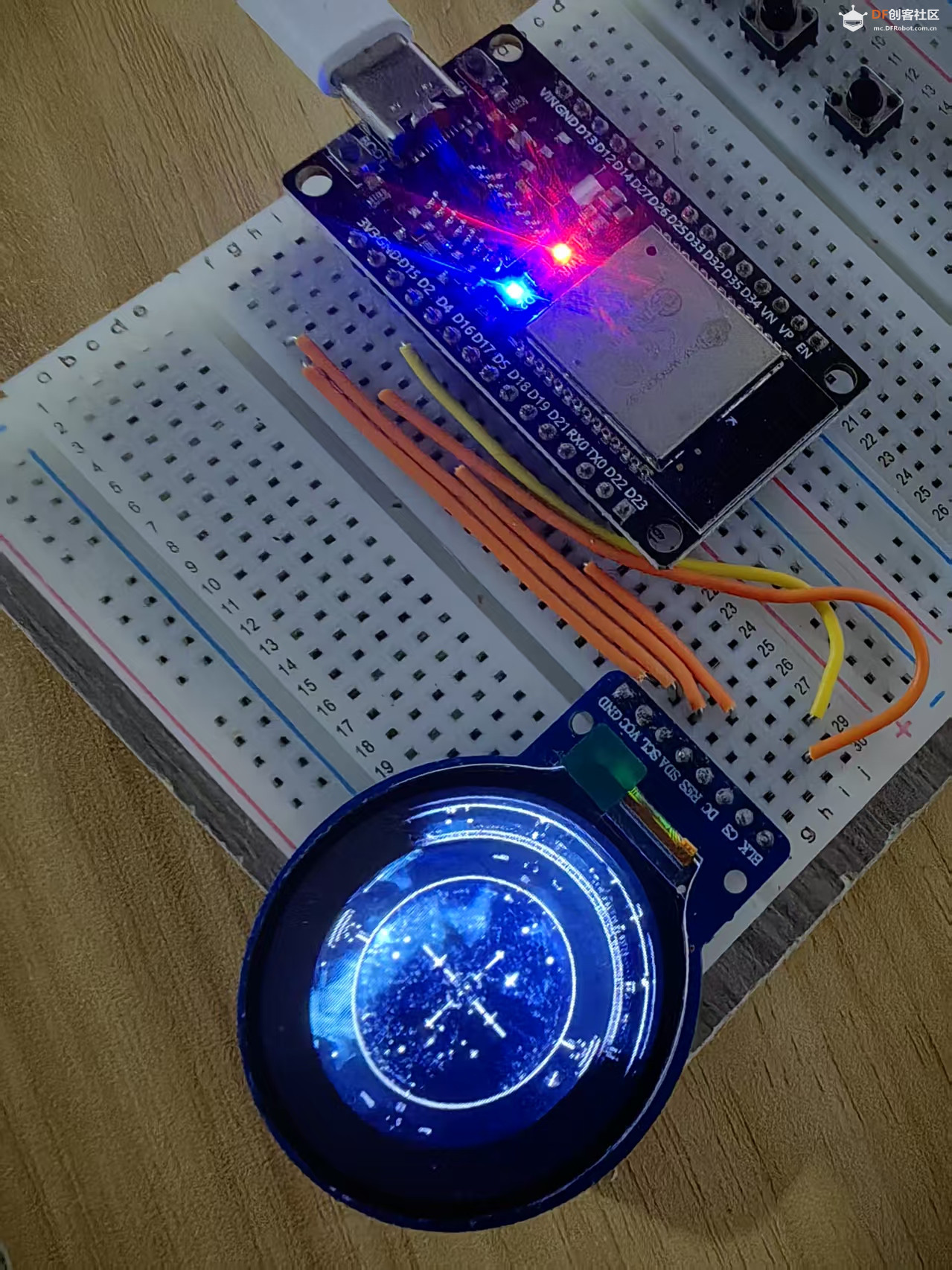 【花雕学编程】Arduino动手做（249）---GC9A01发射导弹动画图1