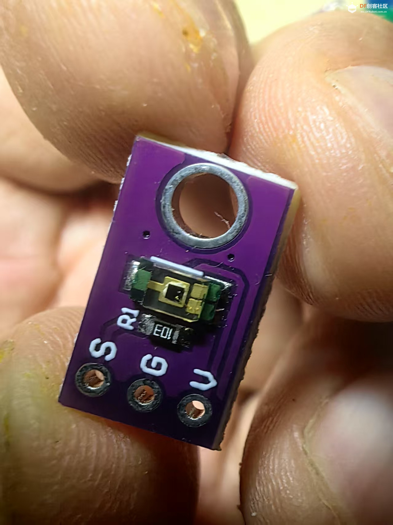 【花雕学编程】Arduino动手做（255）---TEMT6000 环境光模块图1