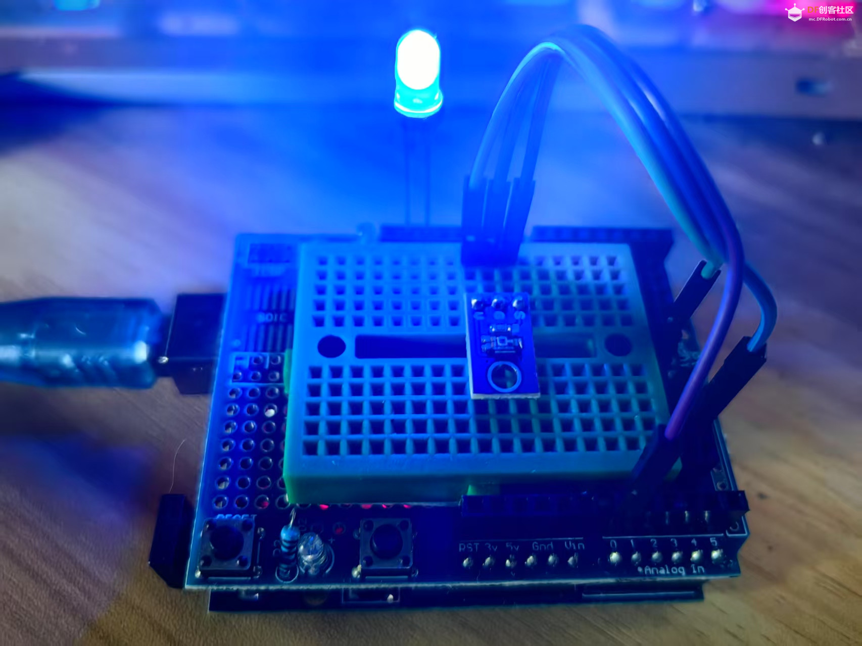 【花雕学编程】Arduino动手做（255）---TEMT6000 环境光模块图1