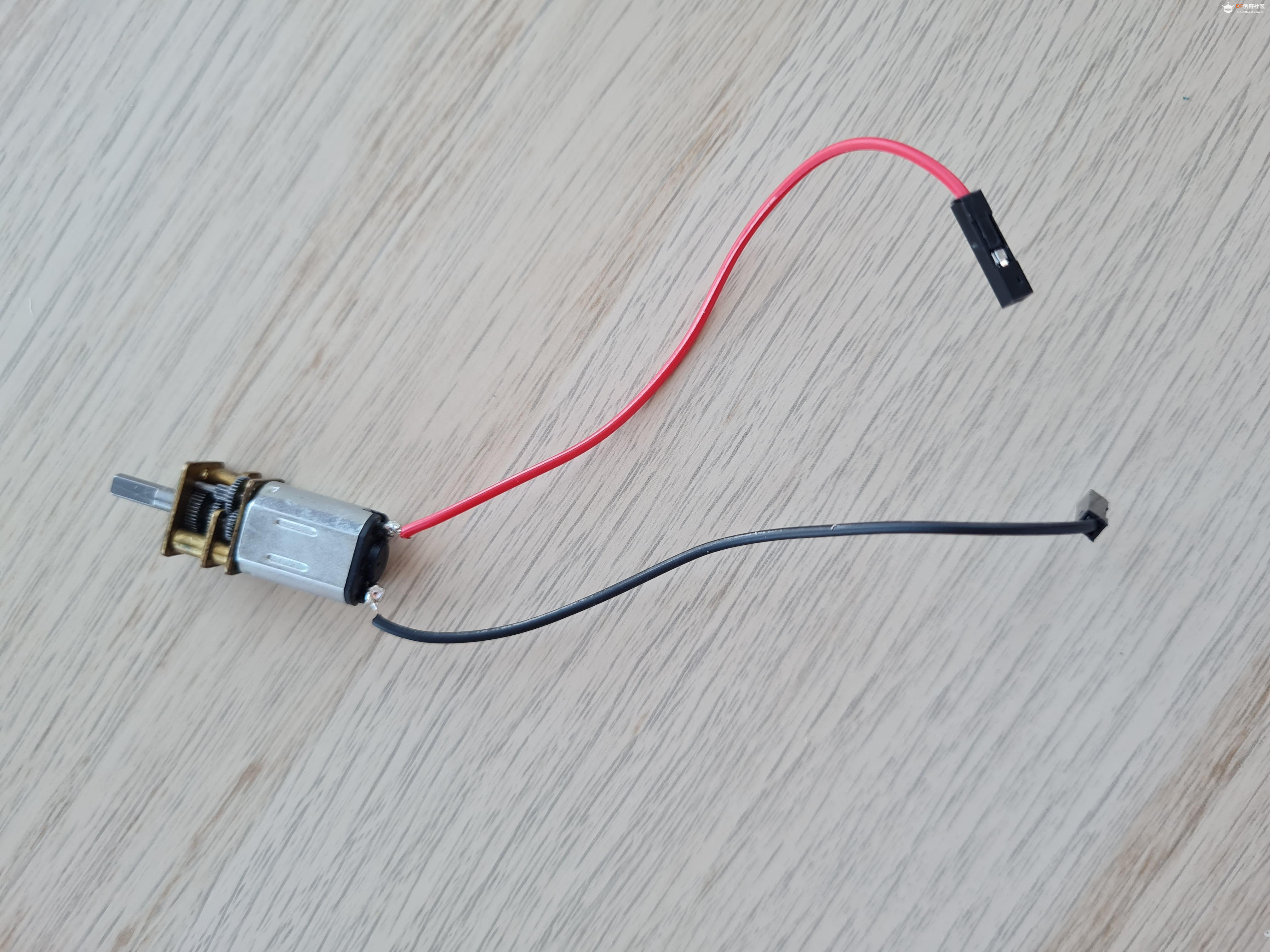 【Arduino 动手做】带有摄像头的 Web 控制 ESP32 桌面机器人图2