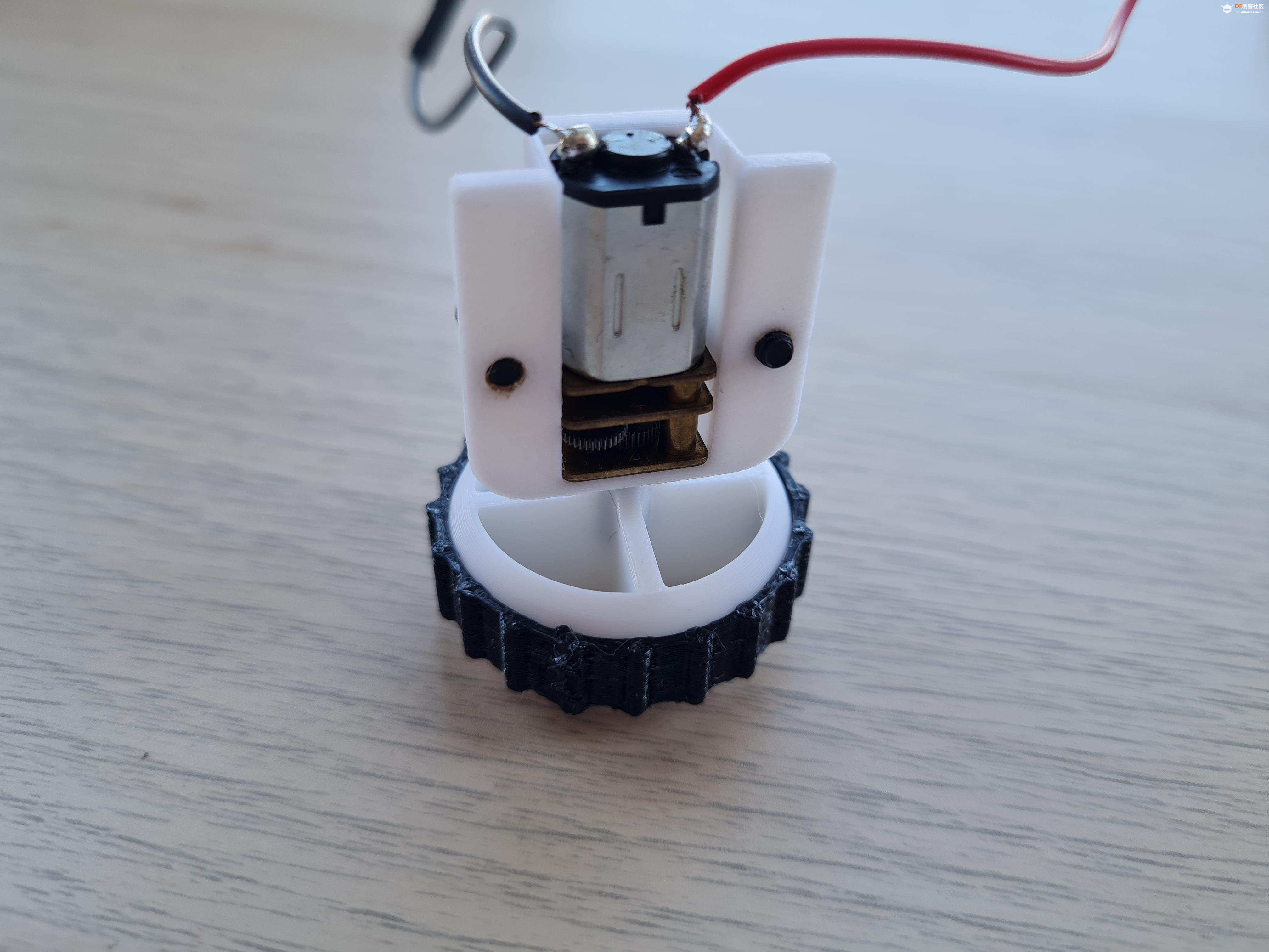 【Arduino 动手做】带有摄像头的 Web 控制 ESP32 桌面机器人图2