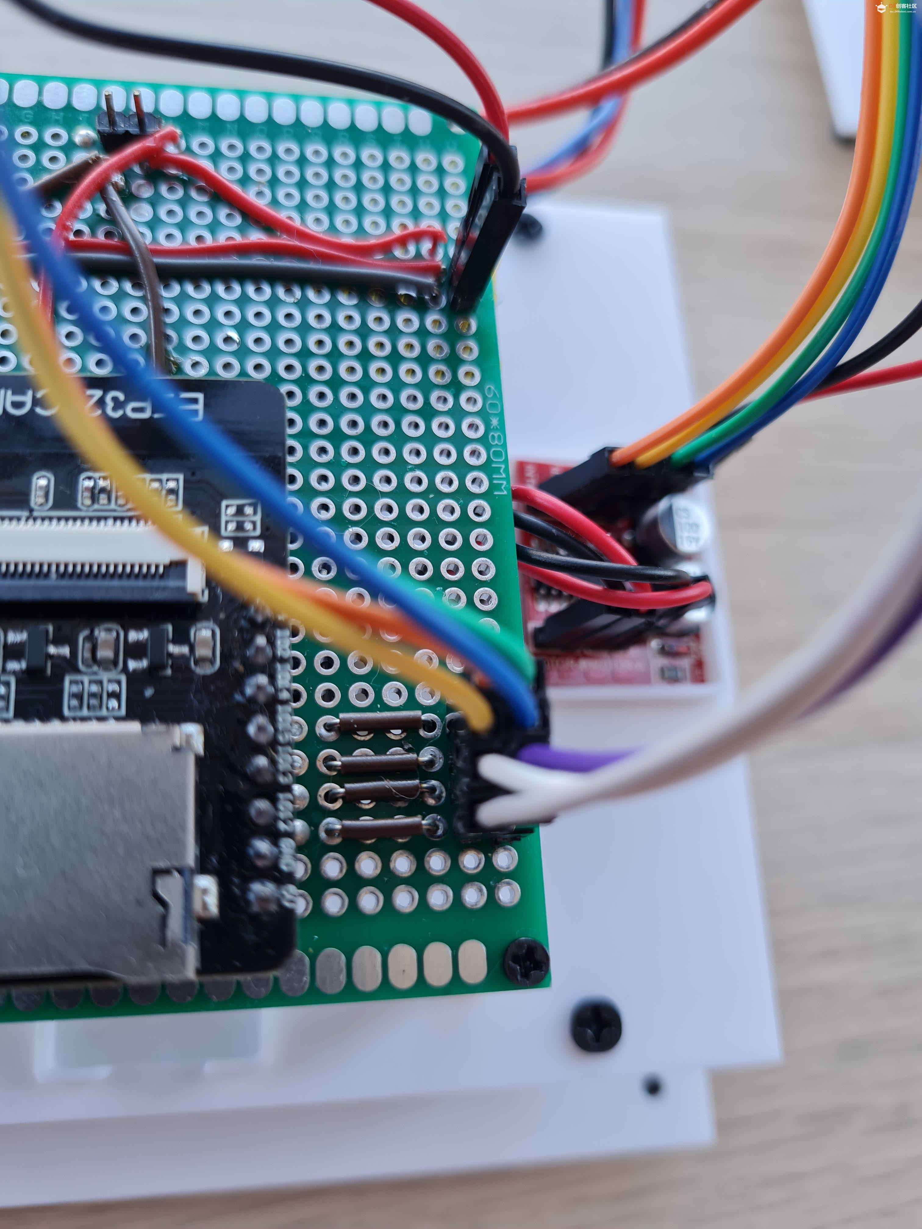 【Arduino 动手做】带有摄像头的 Web 控制 ESP32 桌面机器人图1