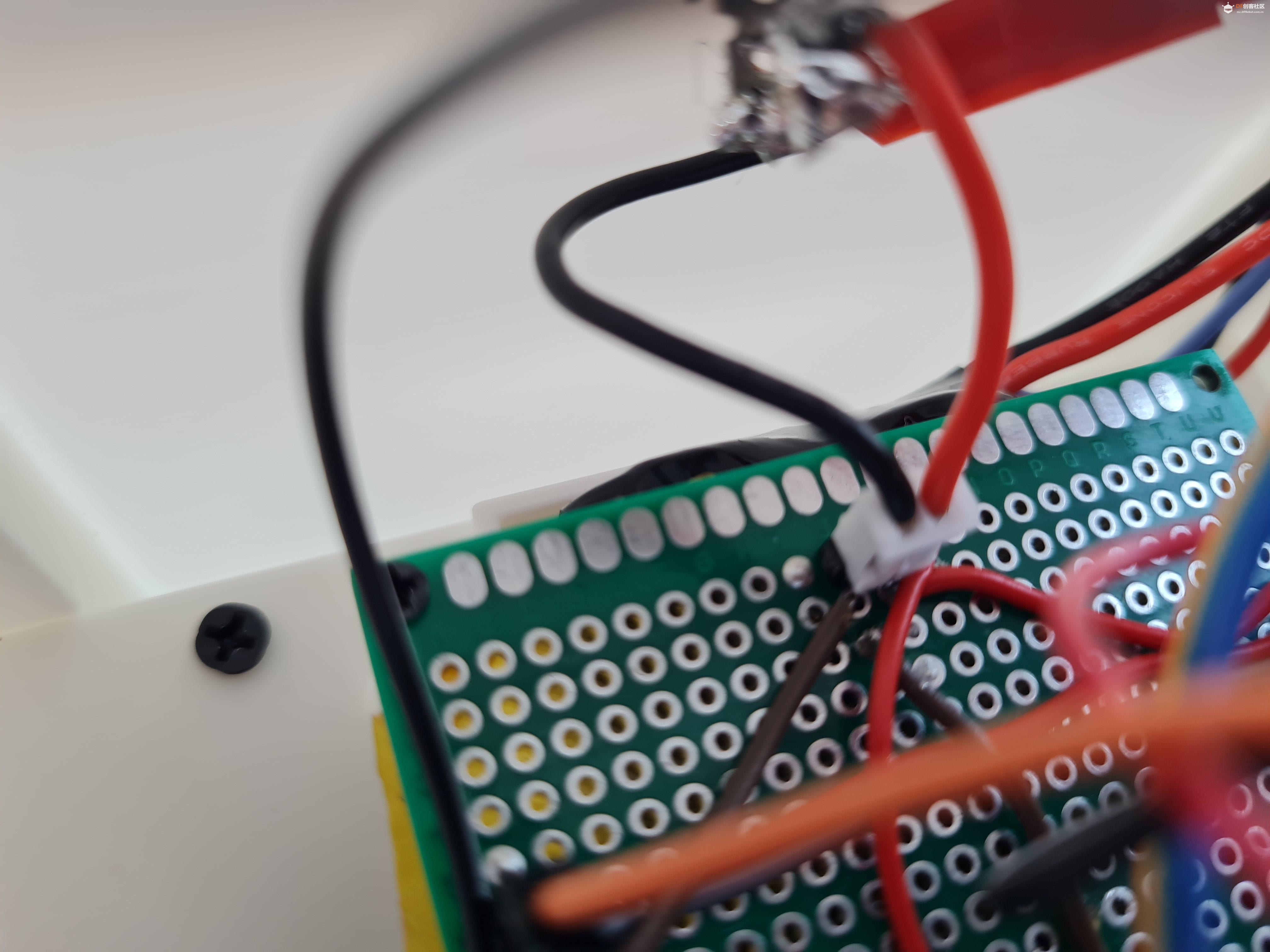 【Arduino 动手做】带有摄像头的 Web 控制 ESP32 桌面机器人图3