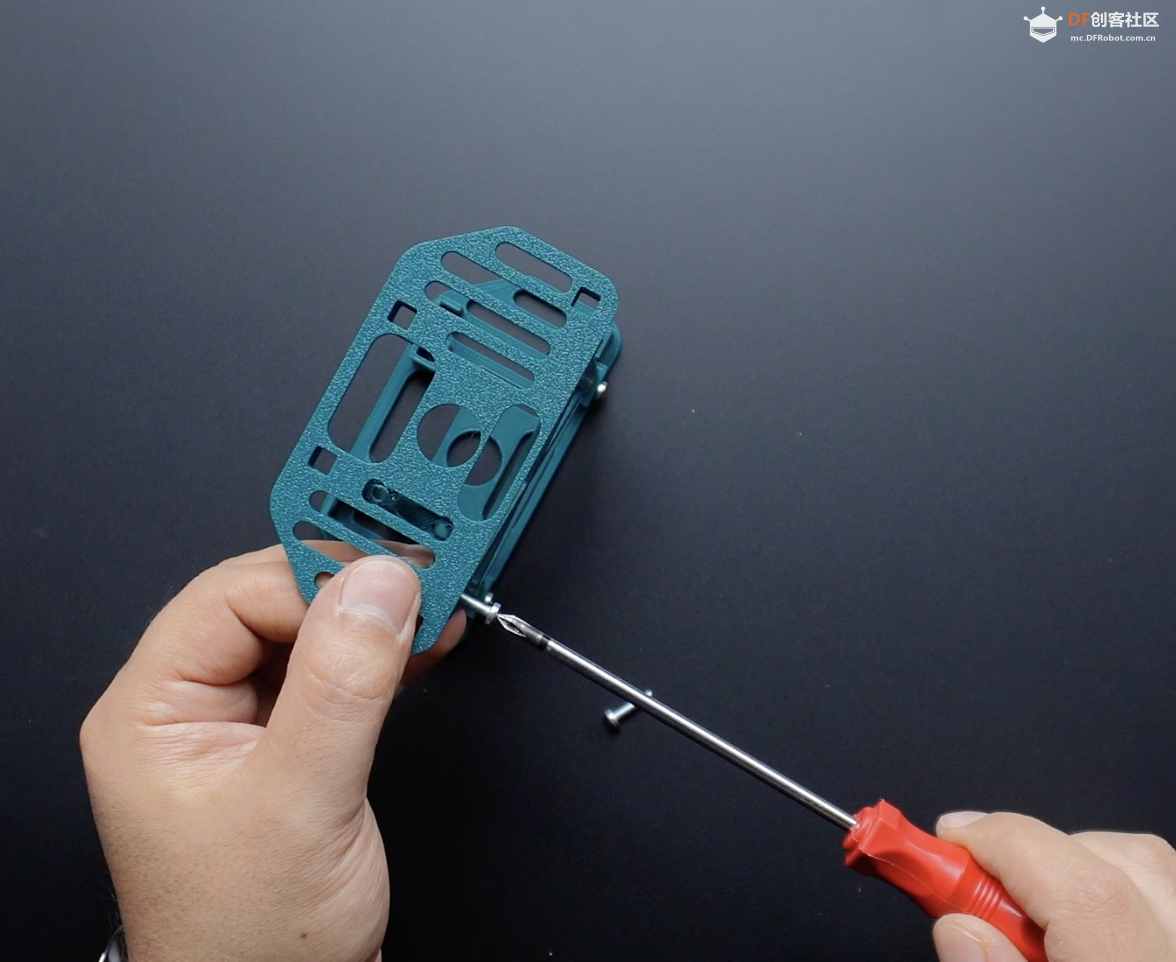 【Arduino 动手做】令人惊叹的 Octopod 风格的八足机器人图1
