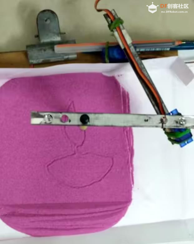 【Arduino 动手做】在 Rangoli 或沙子上绘画和书写的机器人图1