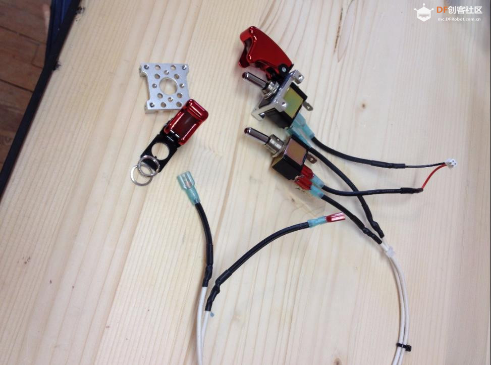 【Arduino 动手做】构思超级棒的 Stair Bear 爬楼梯机器人图1