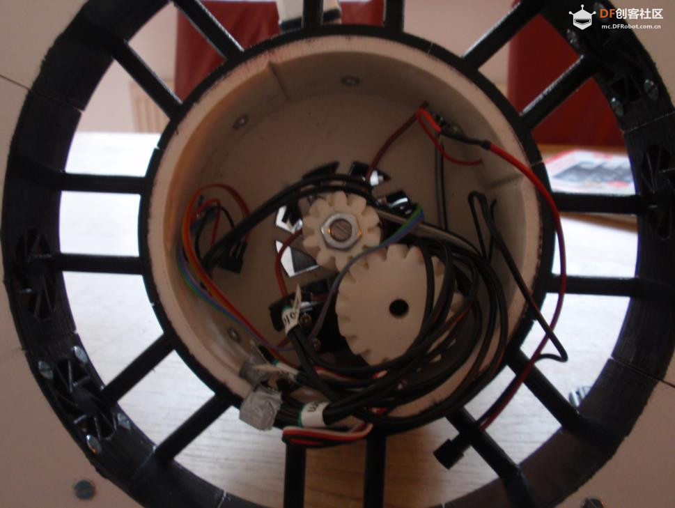 【Arduino 动手做】天花板上的 GlaDOS 四轴机器人吊臂灯图1