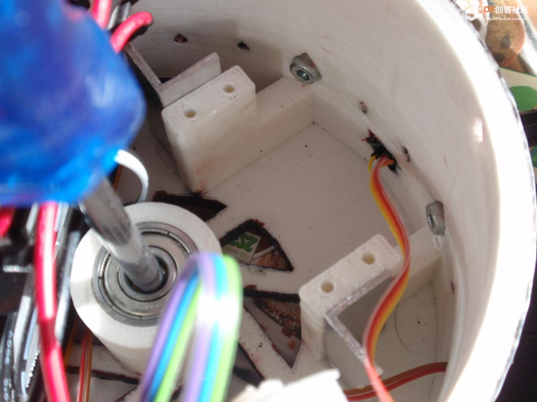【Arduino 动手做】天花板上的 GlaDOS 四轴机器人吊臂灯图2