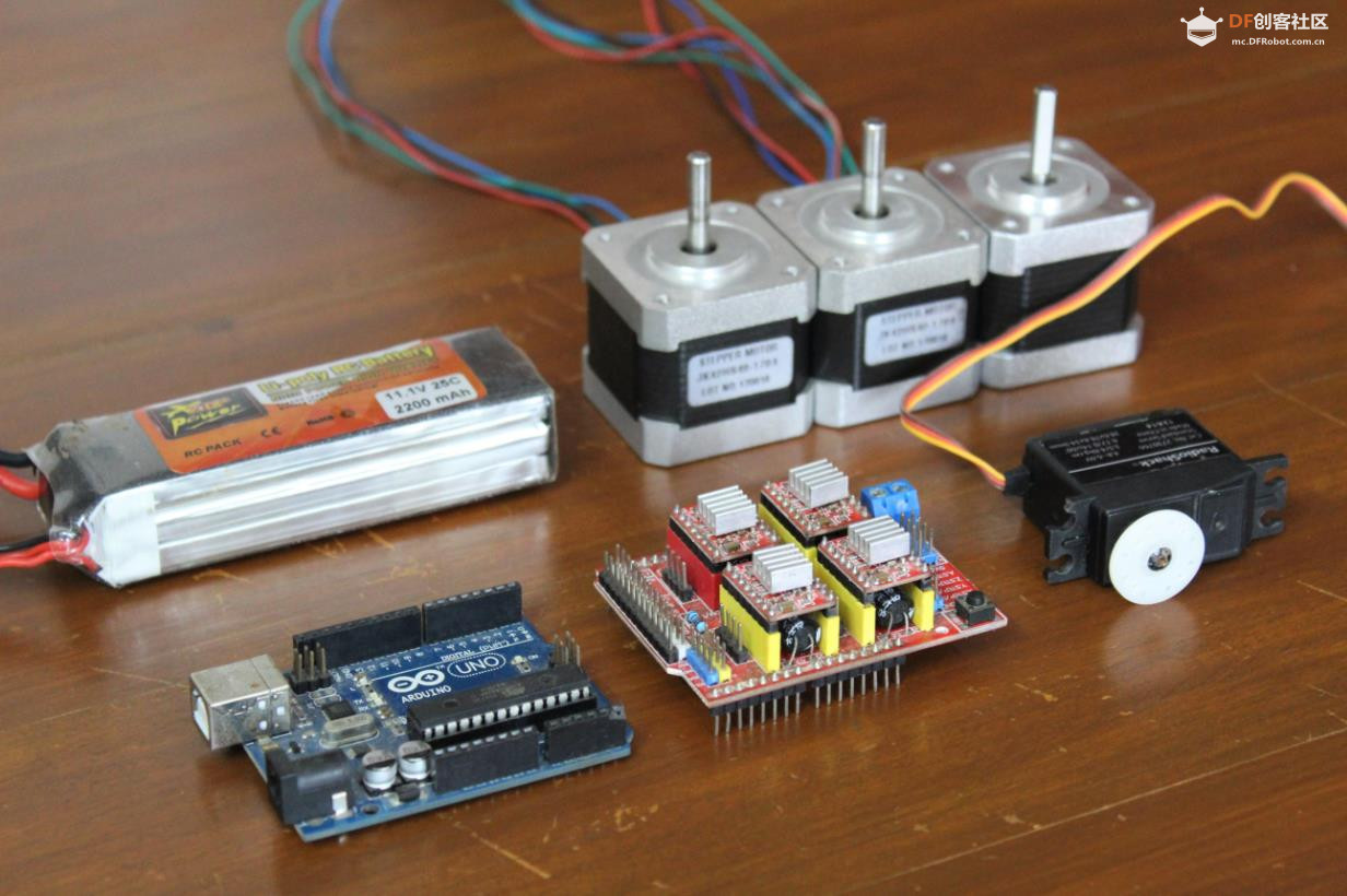 【Arduino 动手做】Arduino驱动的八种颜色绘画机器人图1