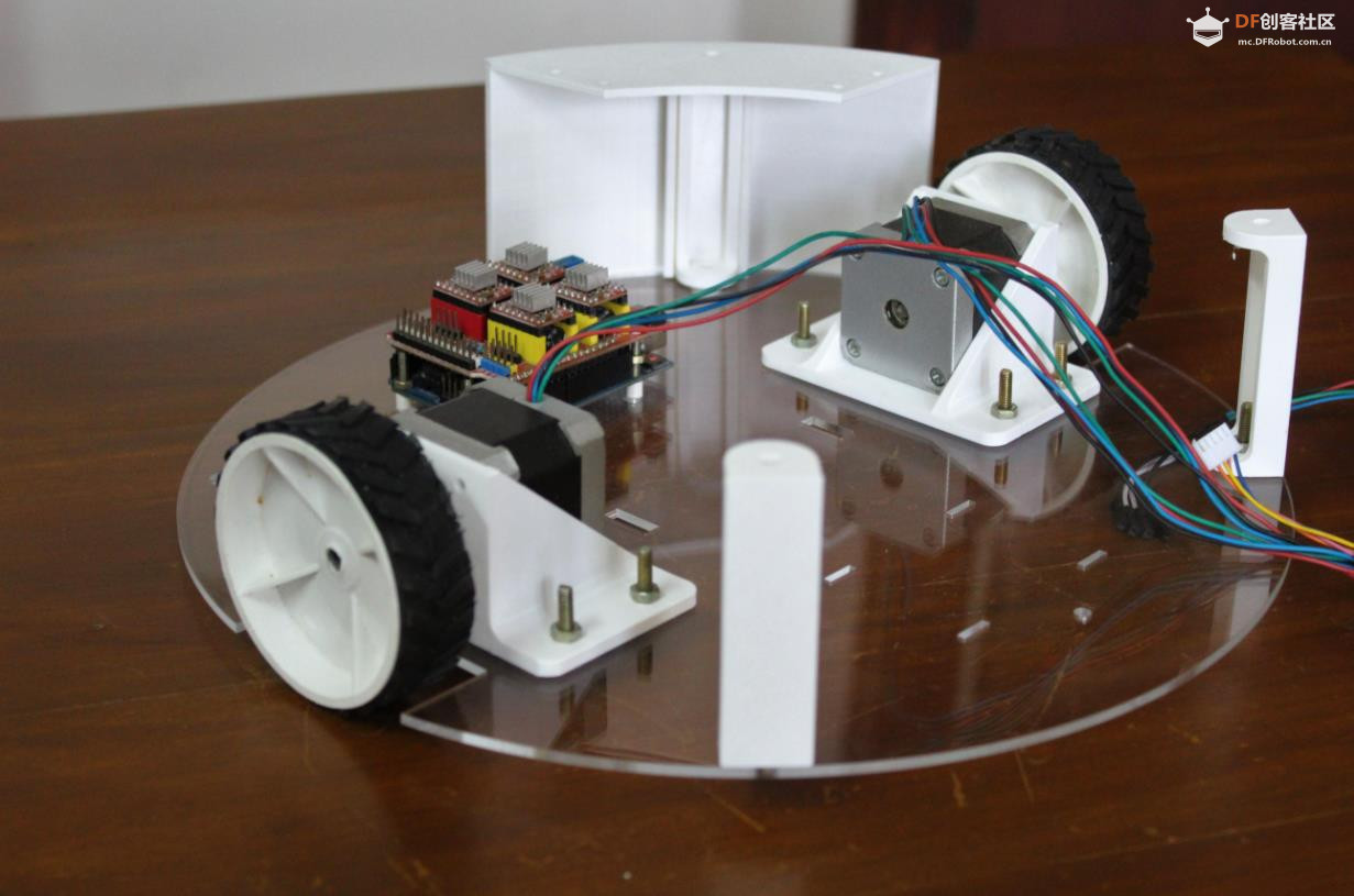 【Arduino 动手做】Arduino驱动的八种颜色绘画机器人图1