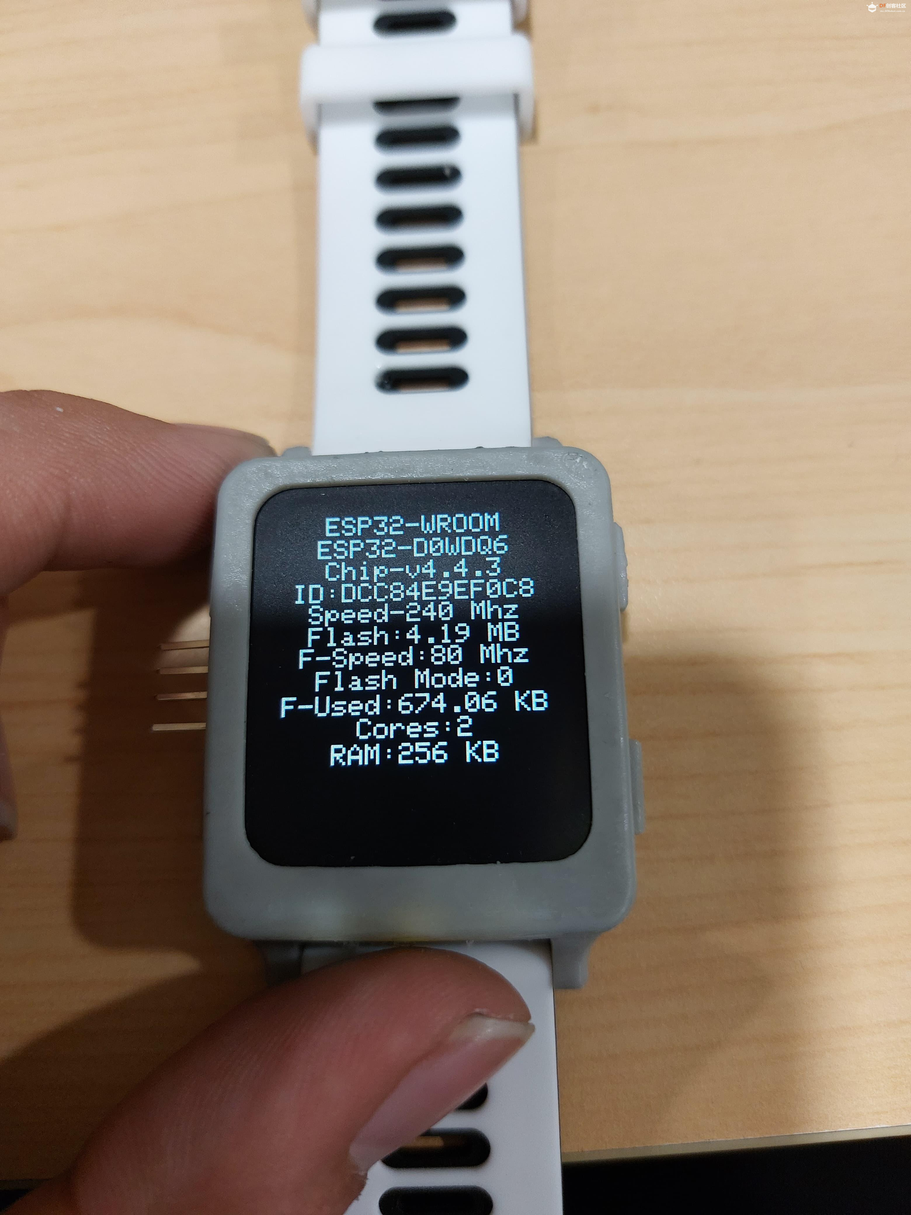 【Arduino 动手做】采用 IPS 显示屏 ST7789V 的 ESP32 手表图6