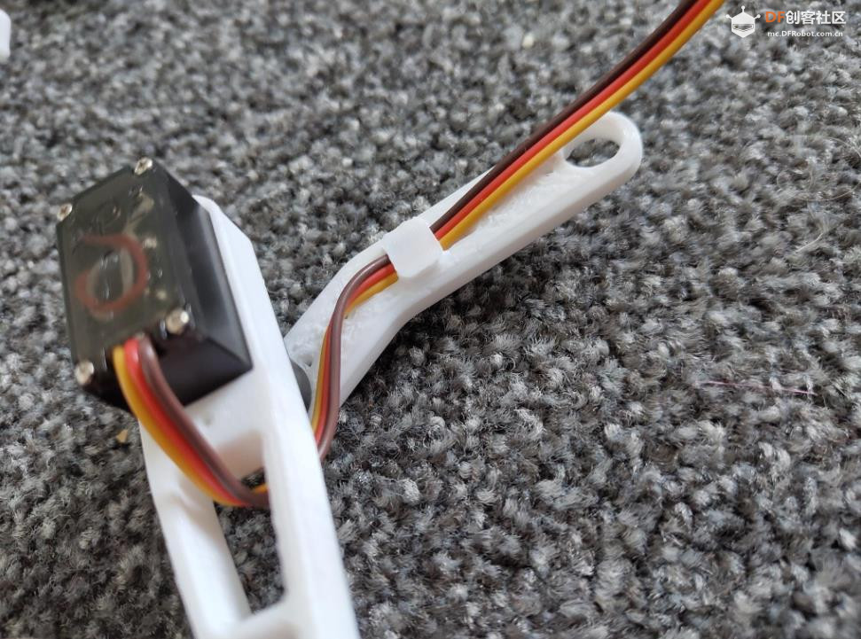 【Arduino 动手做】ESP32 波士顿动力 Spot 迷你机器狗图1