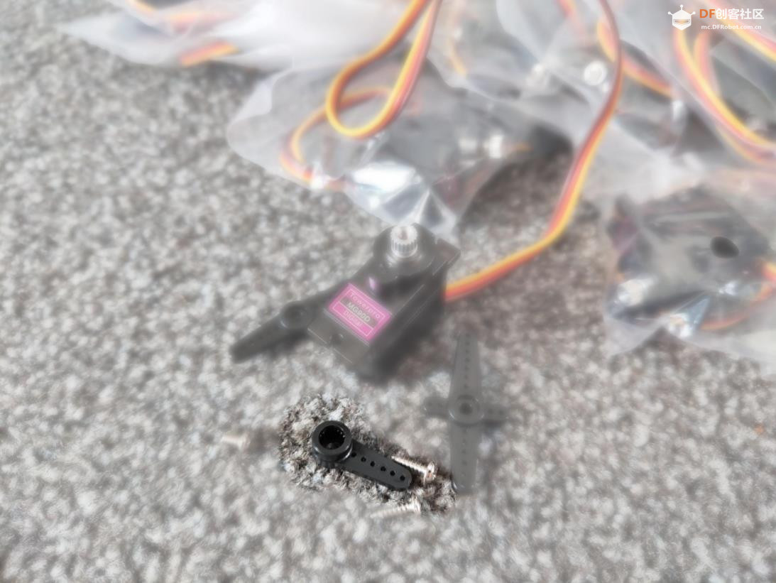 【Arduino 动手做】ESP32 波士顿动力 Spot 迷你机器狗图2