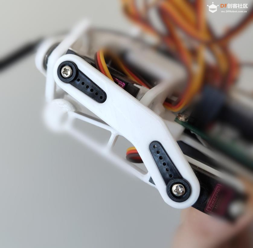 【Arduino 动手做】ESP32 波士顿动力 Spot 迷你机器狗图1