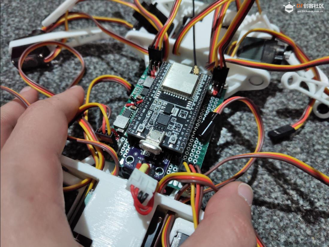【Arduino 动手做】ESP32 波士顿动力 Spot 迷你机器狗图3