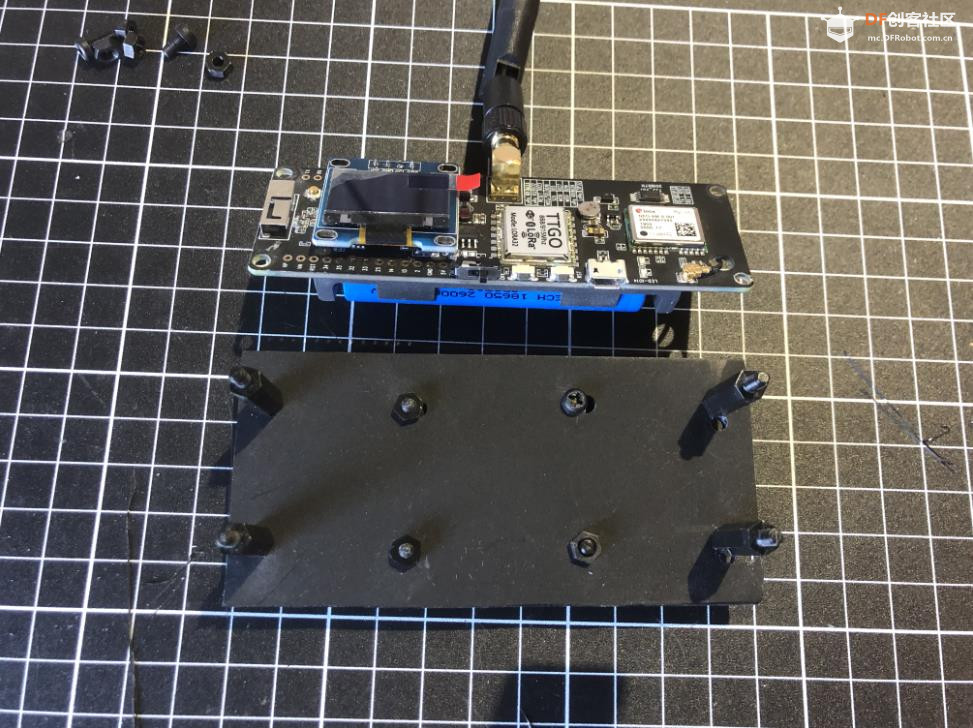 【Arduino 动手做】使用TTGO T-Beam 的 ESP32 舵机机器人图2