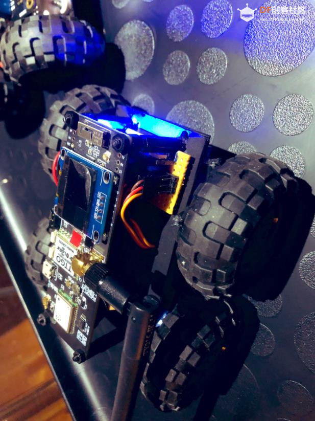 【Arduino 动手做】使用TTGO T-Beam 的 ESP32 舵机机器人图2
