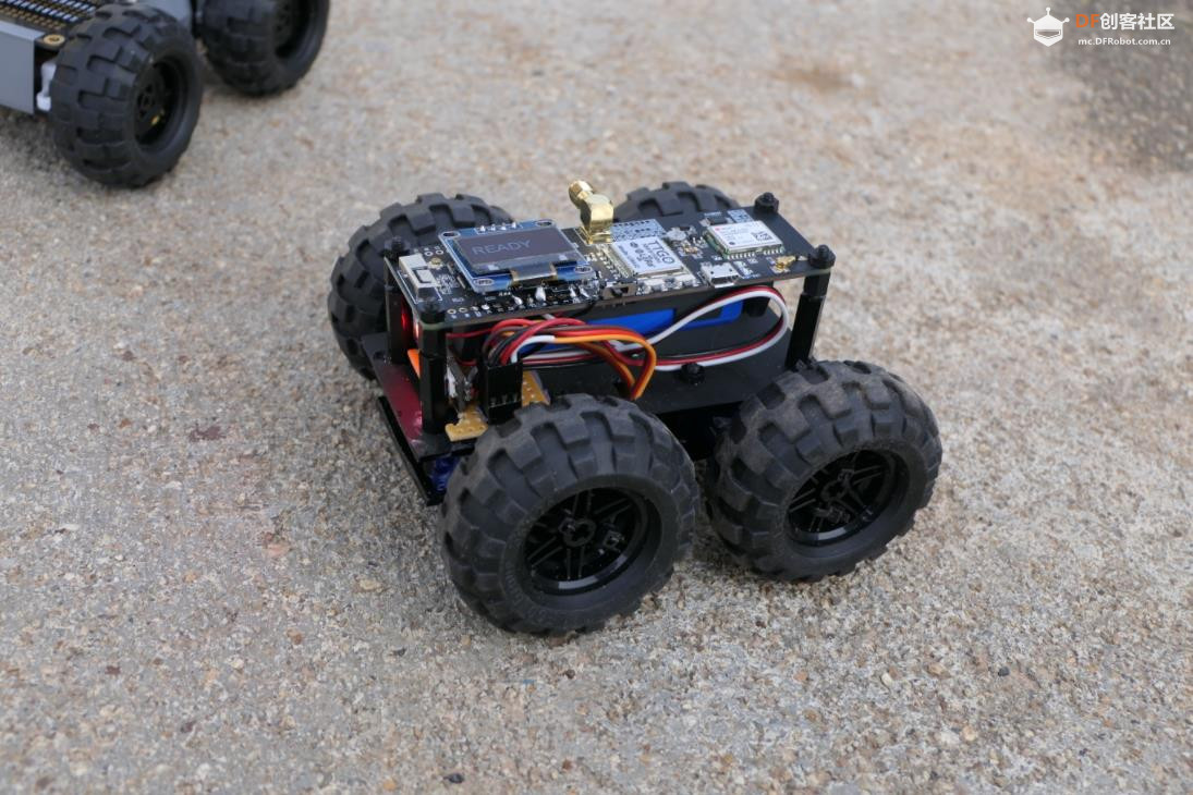 【Arduino 动手做】使用TTGO T-Beam 的 ESP32 舵机机器人图2