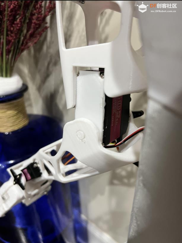 【Arduino 动手做】Sparky：开源人形机器人图1