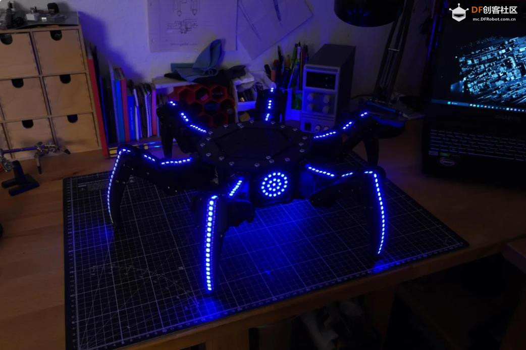 【Arduino 动手做】集成了智控和271颗LED灯的六足机器人图1