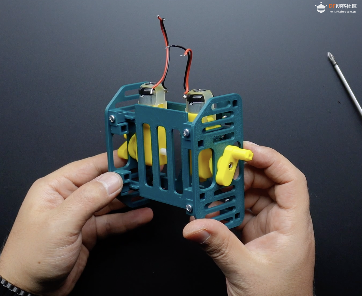 【Arduino 动手做】令人惊叹的 Octopod 风格的八足机器人图1