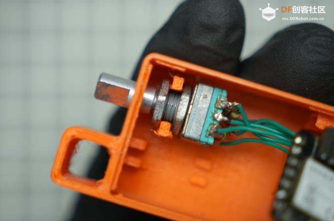 【Arduino 动手做】使用 ESP32 的紧凑型气压温度高度计图2